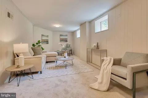 Living - 213 Dale Dr, Silver Spring, MD 20910 photo 5 of 5