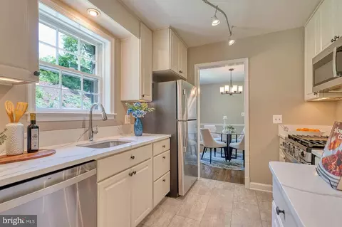 Kitchen - 213 Dale Dr, Silver Spring, MD 20910 photo 3 of 4