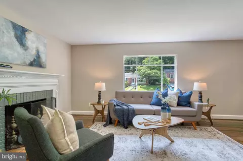 Living - 213 Dale Dr, Silver Spring, MD 20910 photo 3 of 5