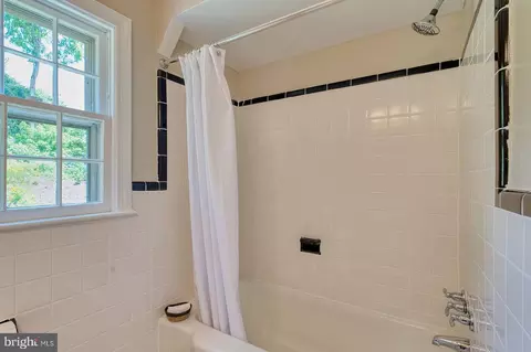 Bath - 213 Dale Dr, Silver Spring, MD 20910 photo 3 of 4