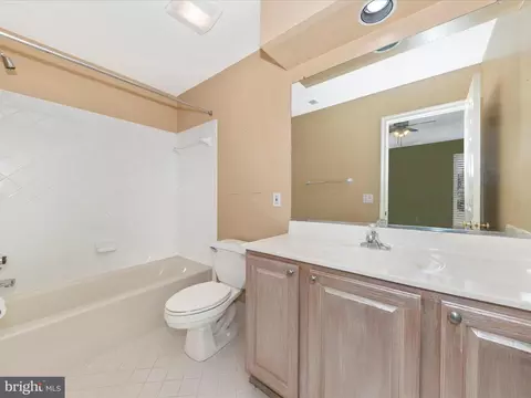Bath - 13901 Sullivan Ct, Silver Spring, MD 20906 photo 4 of 6