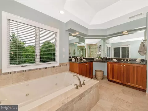 Bath - 13901 Sullivan Ct, Silver Spring, MD 20906 photo 2 of 6