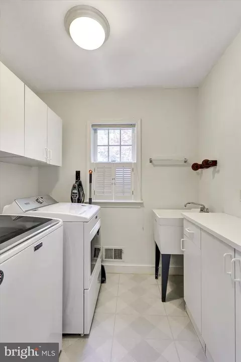 10214 Big Rock Rd, Silver Spring, MD 20901 photo 16