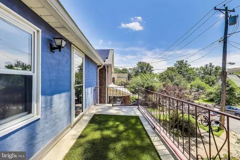 Exterior - 805 Islington St, Silver Spring, MD 20910 photo 7 of 11