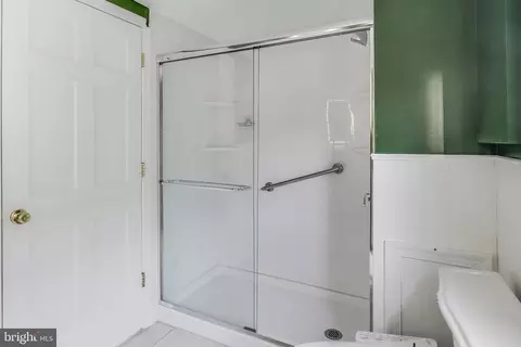 Bath - 805 Islington St, Silver Spring, MD 20910 photo 6 of 9
