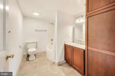Bath - 805 Islington St, Silver Spring, MD 20910 photo 7 of 9