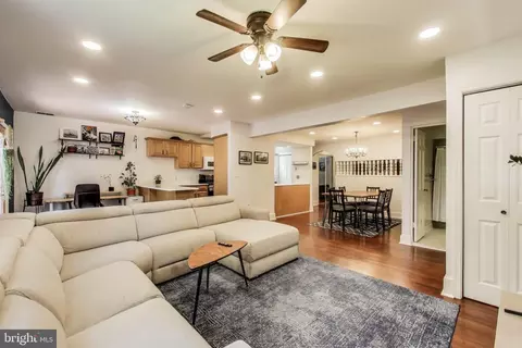 Entry Way - 805 Islington St, Silver Spring, MD 20910 photo 1 of 1