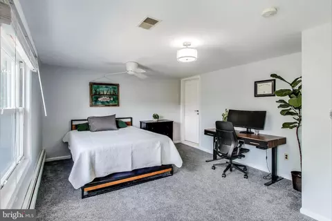 Bedroom - 805 Islington St, Silver Spring, MD 20910 photo 4 of 4