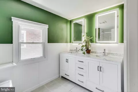 Bath - 805 Islington St, Silver Spring, MD 20910 photo 4 of 9