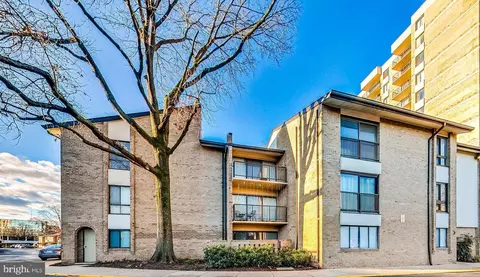 6 Monroe St #6-101, Rockville, MD 20850
