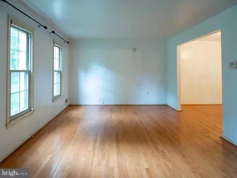 Living - 1600 Winding Waye Ln, Silver Spring, MD 20902 photo 1 of 4