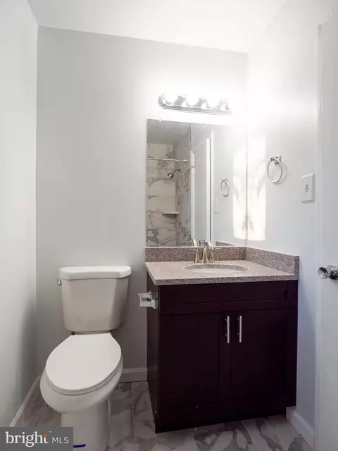 Bath - 1600 Winding Waye Ln, Silver Spring, MD 20902 photo 4 of 5