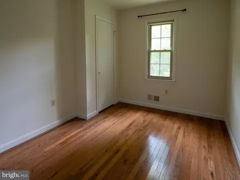 Bedroom - 1600 Winding Waye Ln, Silver Spring, MD 20902 photo 3 of 4