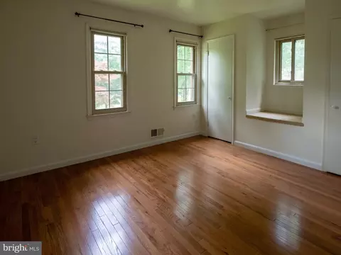 Bedroom - 1600 Winding Waye Ln, Silver Spring, MD 20902 photo 2 of 4