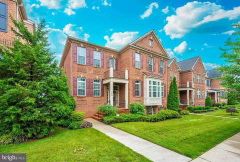 140 Crown Farm Dr, Gaithersburg, MD 20878