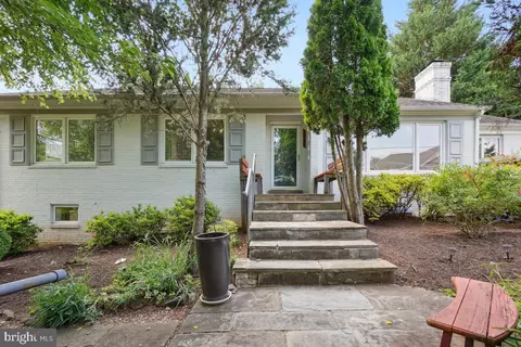 6014 Kirby Rd, Bethesda, MD 20817