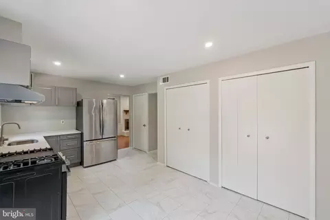 Entry Way - 1310 Gresham Rd, Silver Spring, MD 20904 photo 5 of 6