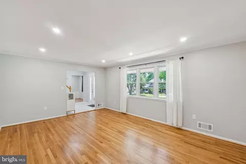 Living - 1310 Gresham Rd, Silver Spring, MD 20904 photo 2 of 4