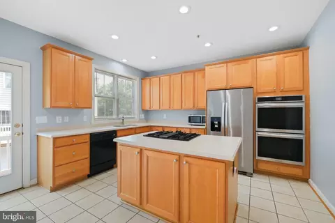 10728 Horde St, Silver Spring, MD 20902 photo 5