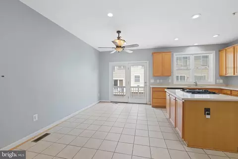 10728 Horde St, Silver Spring, MD 20902 photo 4