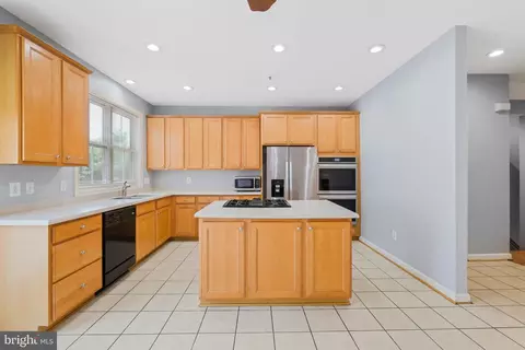 10728 Horde St, Silver Spring, MD 20902 photo 6