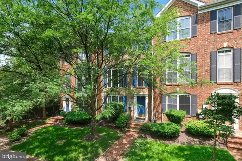 10728 Horde St, Silver Spring, MD 20902 photo 2
