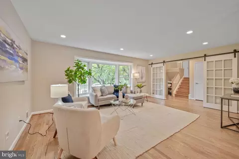 10412 Kinloch Rd, Silver Spring, MD 20903 photo 4