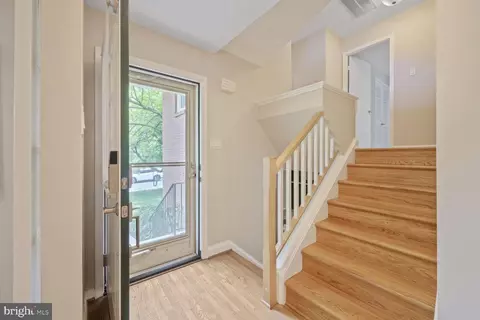 10412 Kinloch Rd, Silver Spring, MD 20903 photo 3