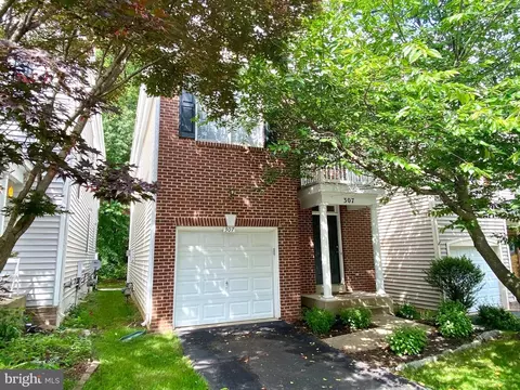 307 Winter Walk Dr, Gaithersburg, MD 20878