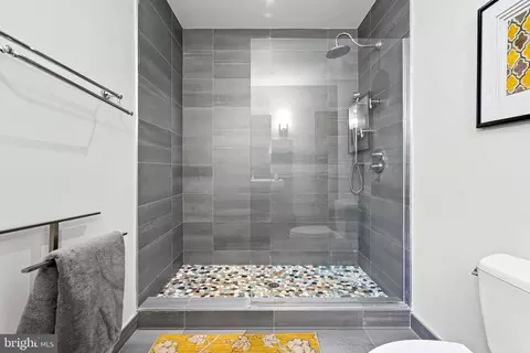Bath - 2809 Linden Ln, Silver Spring, MD 20910 photo 5 of 7