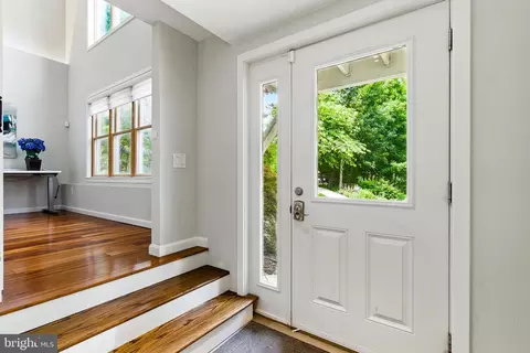 Entry Way - 2809 Linden Ln, Silver Spring, MD 20910 photo 1 of 7