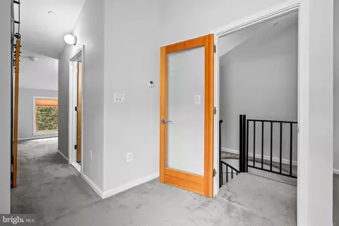 Entry Way - 2809 Linden Ln, Silver Spring, MD 20910 photo 4 of 7