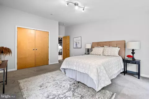 Bedroom - 2809 Linden Ln, Silver Spring, MD 20910 photo 4 of 7