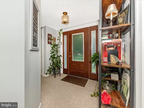 15809 Mount Everest Ln, Silver Spring, MD 20906 photo 2