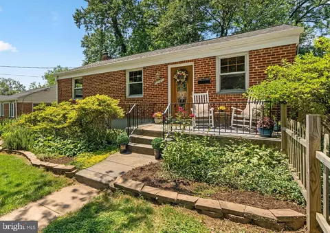 12004 Ashley Dr, Rockville, MD 20852