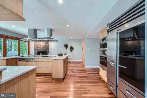Kitchen - 1713 Nordic Hill Cir, Silver Spring, MD 20906 photo 3 of 12