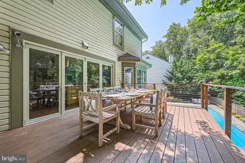 Exterior - 1713 Nordic Hill Cir, Silver Spring, MD 20906 photo 5 of 12