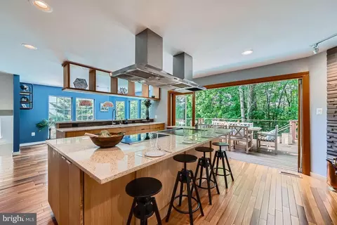 Kitchen - 1713 Nordic Hill Cir, Silver Spring, MD 20906 photo 10 of 12