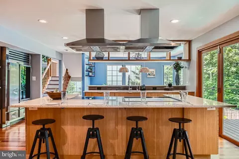 Kitchen - 1713 Nordic Hill Cir, Silver Spring, MD 20906 photo 11 of 12