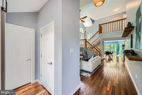 Entry Way - 1713 Nordic Hill Cir, Silver Spring, MD 20906 photo 2 of 4