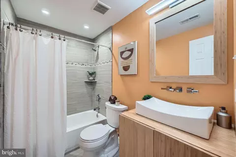Bath - 1713 Nordic Hill Cir, Silver Spring, MD 20906 photo 6 of 6
