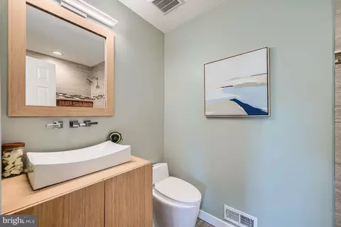 Bath - 1713 Nordic Hill Cir, Silver Spring, MD 20906 photo 5 of 6