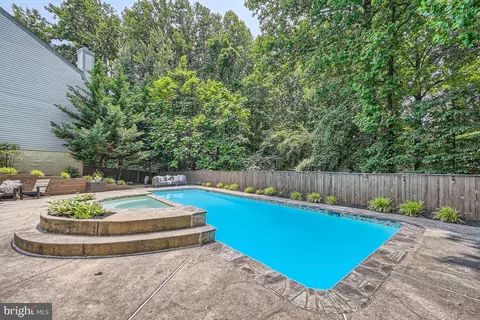 Exterior - 1713 Nordic Hill Cir, Silver Spring, MD 20906 photo 10 of 12