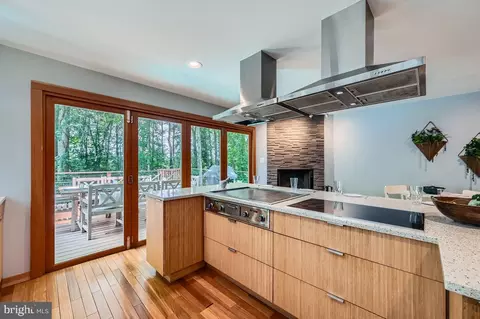 Kitchen - 1713 Nordic Hill Cir, Silver Spring, MD 20906 photo 9 of 12