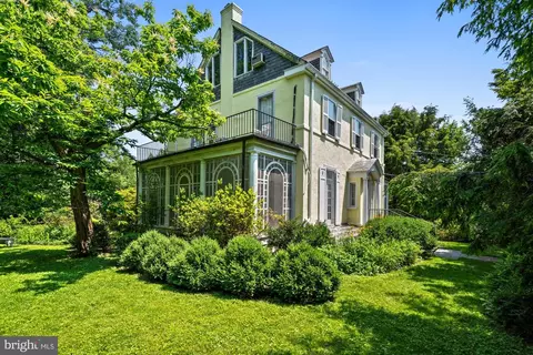 4105 Leland St, Chevy Chase, MD 20815