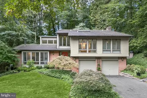 6812 Carlynn Ct, Bethesda, MD 20817