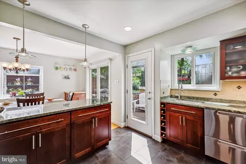 904 Hyde Rd, Silver Spring, MD 20902 photo 10