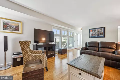 904 Hyde Rd, Silver Spring, MD 20902 photo 5