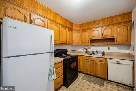 Kitchen - 8605 11th Ave, Silver Spring, MD 20903 photo 1 of 2