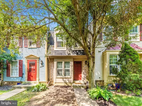 20541 Strath Haven Dr, Gaithersburg, MD 20886